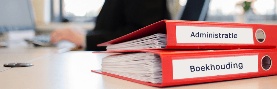 Ordners met de opschriften Administratie en Boekhouding